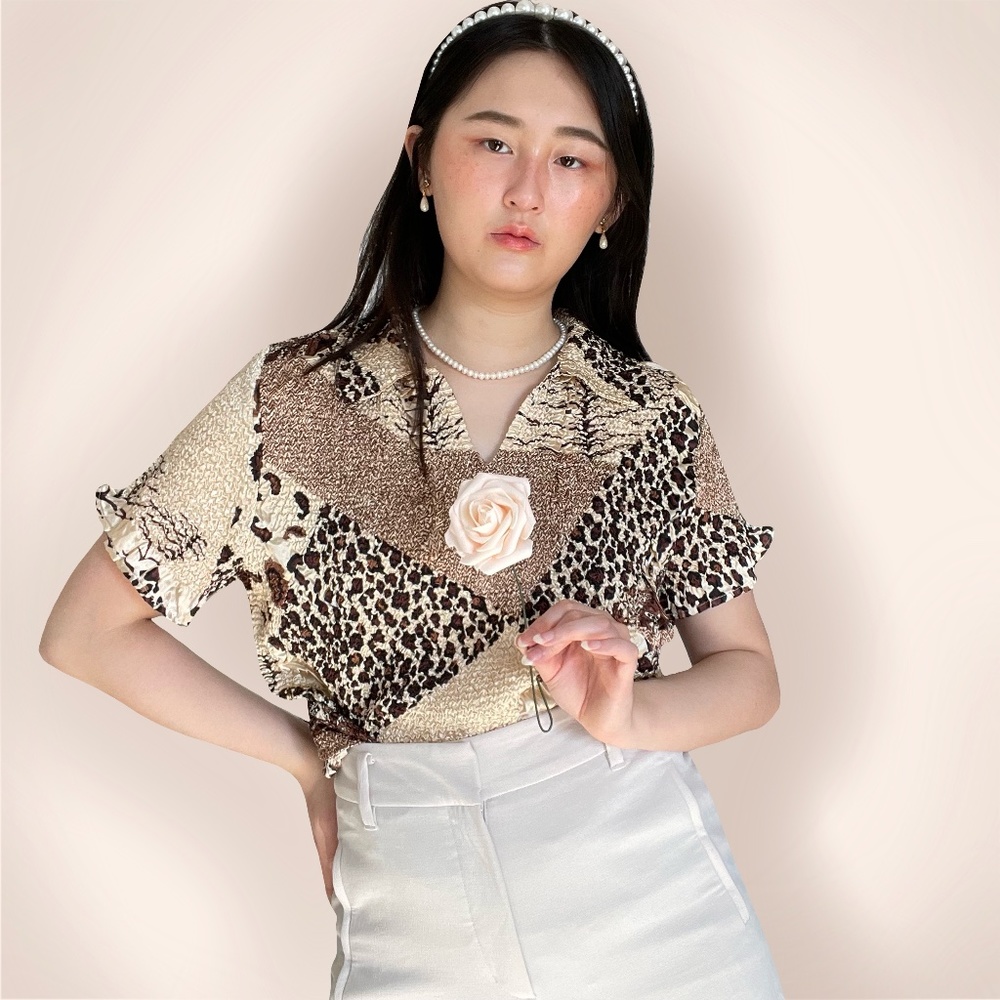 Vintage popcorn shirt (AKA bubble shirt) in patchwork mixed animal / paisley pri